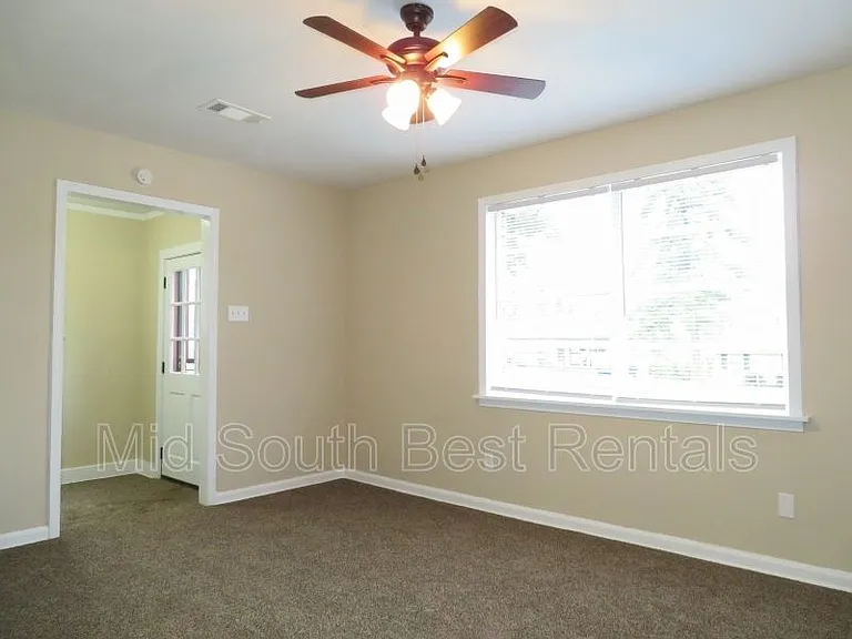 2450 Dwight Rd — Photo 2