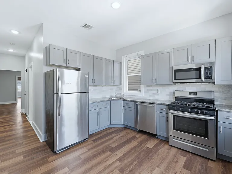 913 S 18th St #2 — Photo 3