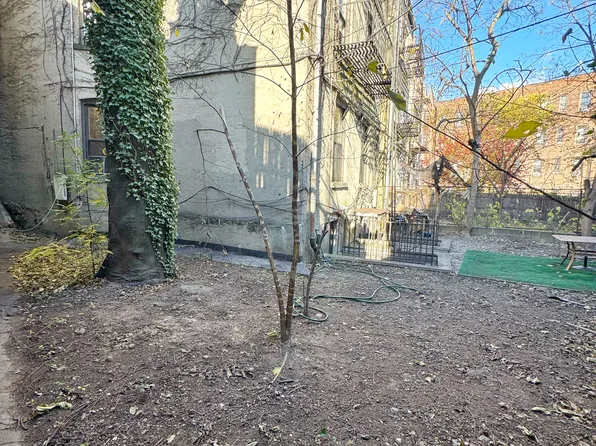 741 Washington Avenue image 16 of 17