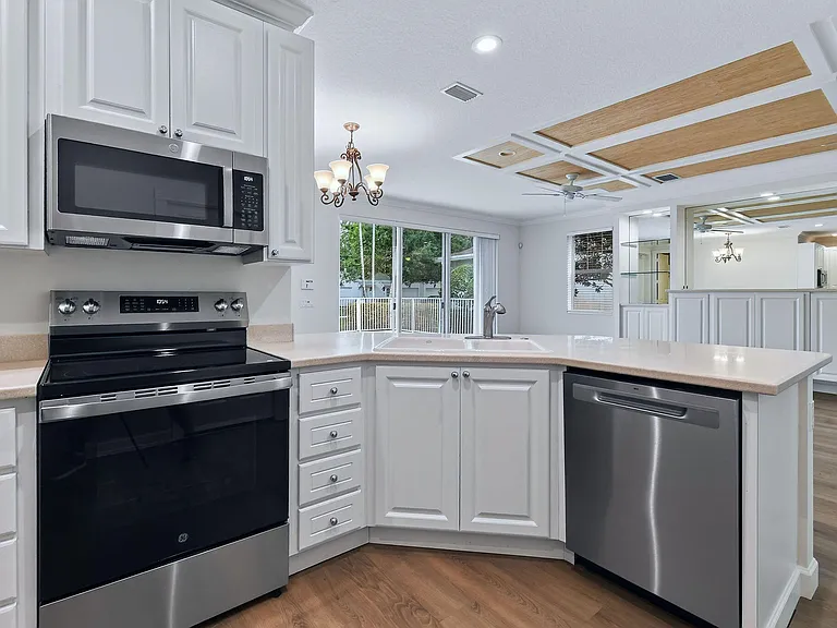 303 Caravelle Dr — Photo 18