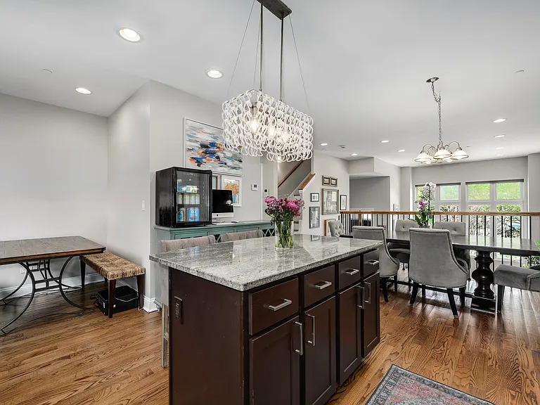 1742 N Bissell St — Photo 10