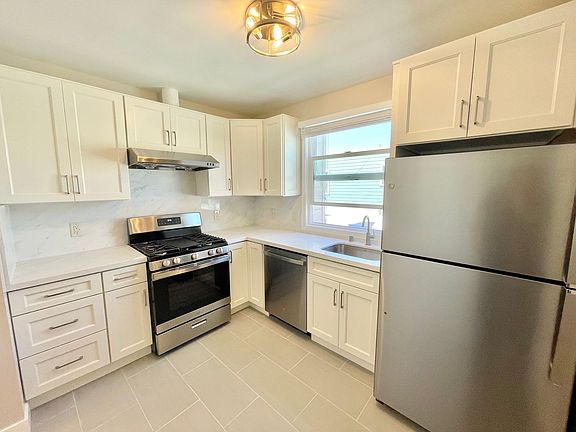 2nd image of 5020 California St #5