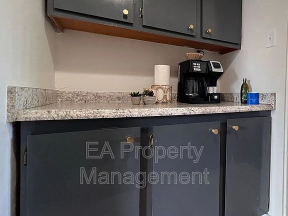 5th image of 1218 Coal Ave SE