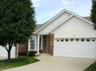4 Twelve Oaks Ct, Saint Peters, MO 63376