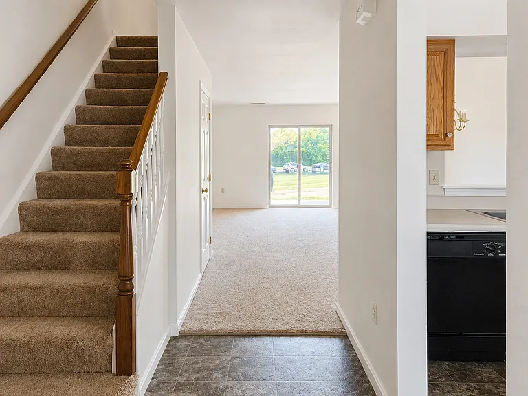 228 Federal Way — Photo 2