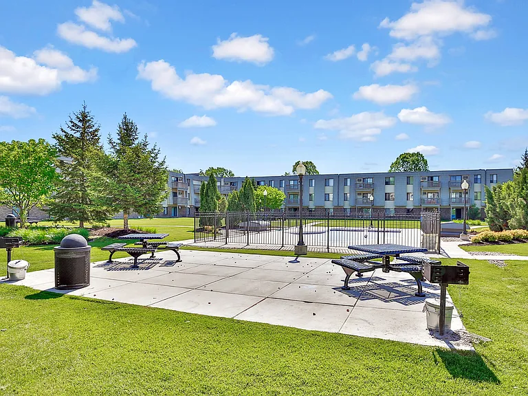 Eagle Pointe Community
