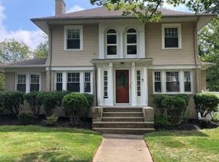 515 Sunset View Dr, Akron, OH 44320