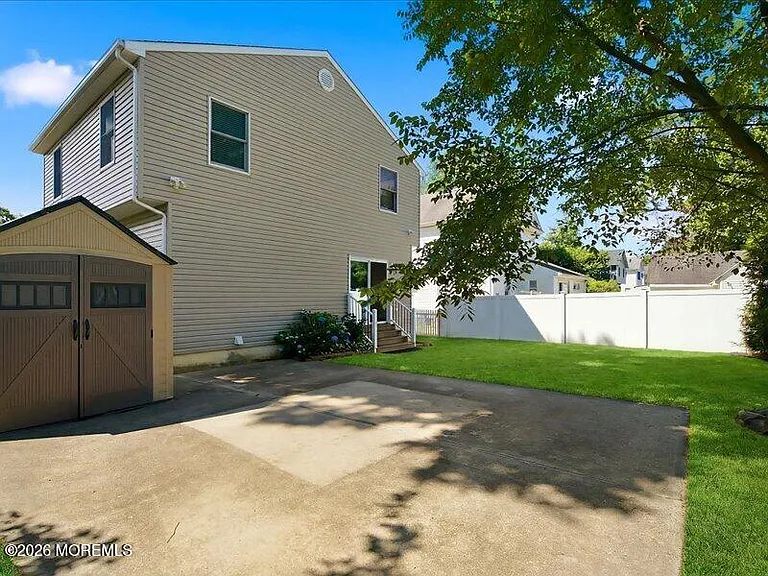 22 Carpenter St — Photo 21