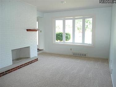 3rd image of 29710 Franklin Ave