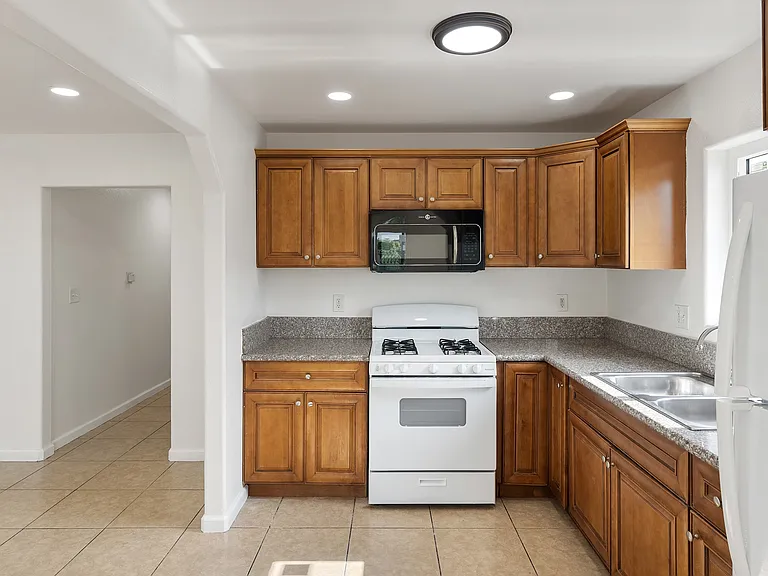 145 E Gage Ave #145 — Photo 10