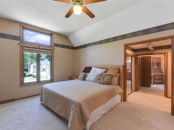 4th image of 31479 Muirfield Way