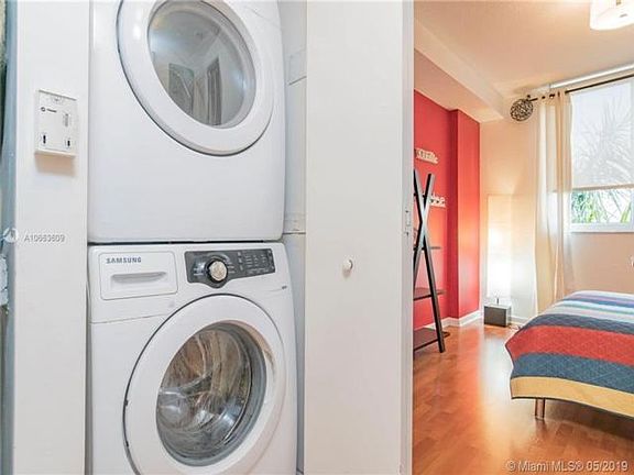 2nd image of 2775 NE 187th St APT 516