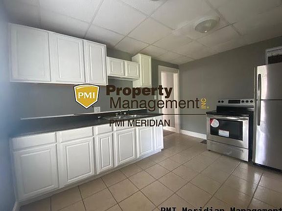 4th image of 1349 N Lasalle St