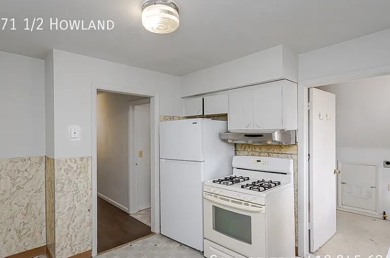 571 Howland Ave — Photo 6