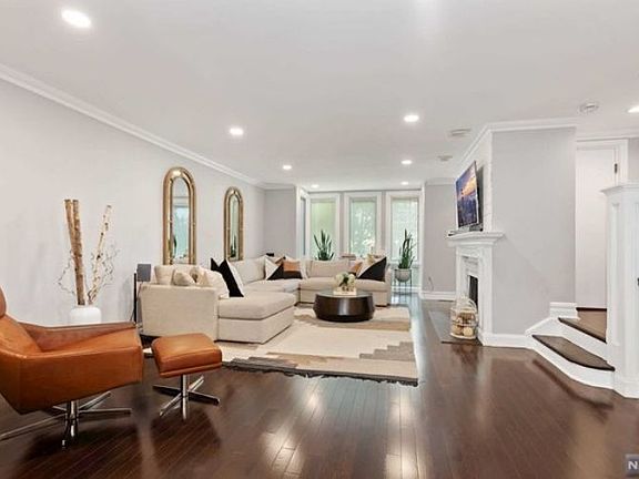 3rd image of 177 Kensington Dr #177