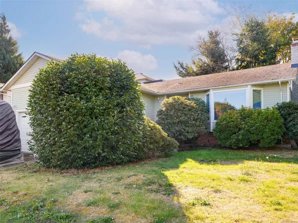 595 Delora Dr, Colwood, BC V9C 3S2