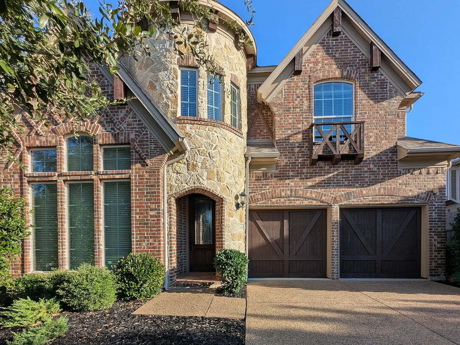 4 bed, 3.5 bath, 3388 sqft, $3,475 — Photo 2