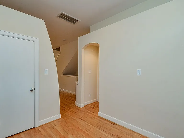 11315 S Main St #301 — Photo 7
