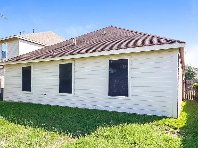 18407 Knob Hill Lake Ln — Photo 16