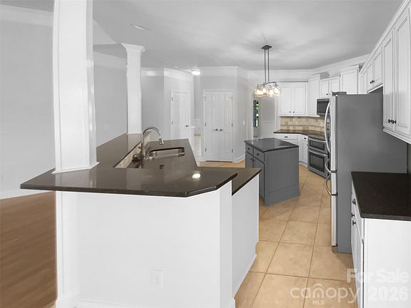 2nd image of 7628 Windsor Forest Pl