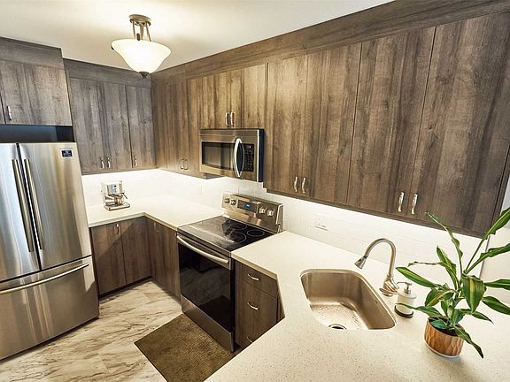 3rd image of 26 Spencer St E #105