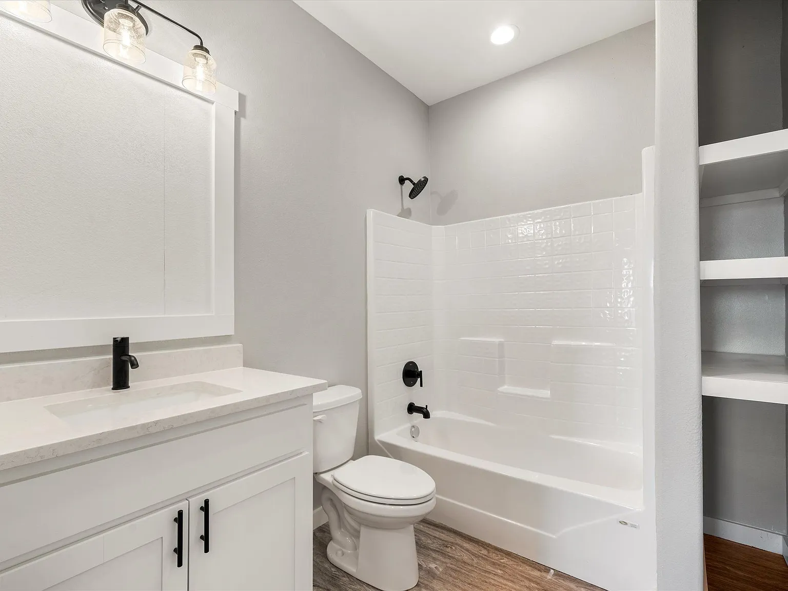 3 bed, 2.0 bath, 1200 sqft, $1,425 — Photo 2