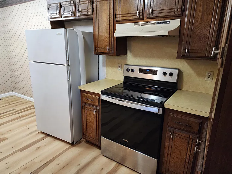 7016 Woodlake Dr — Photo 2