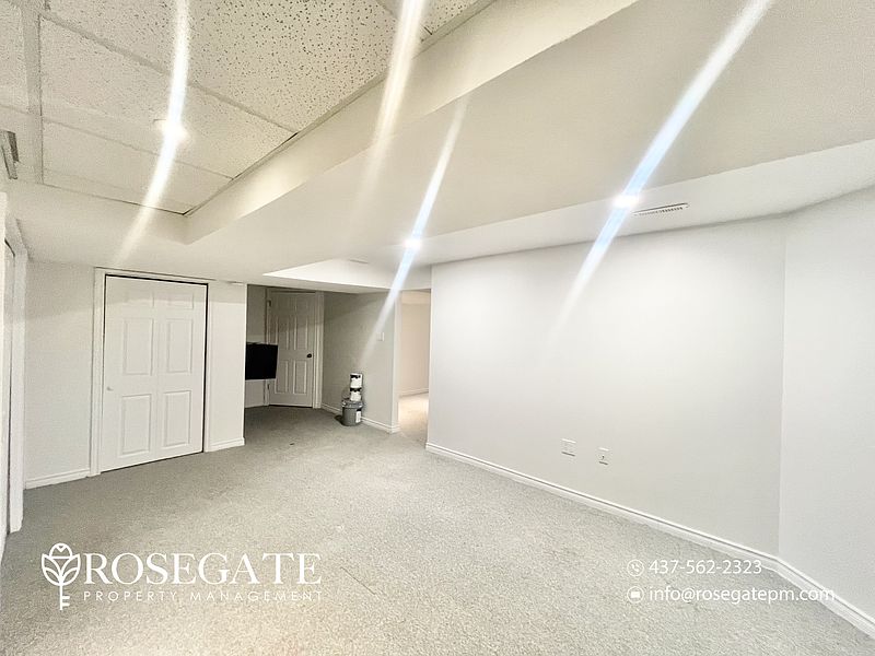 London Townhouse for rent - 3 Bedrooms — photo 10