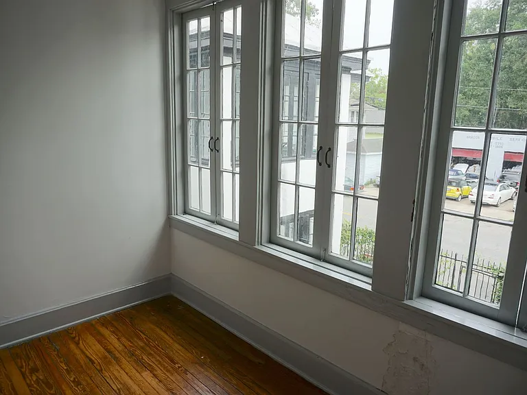 2411 Habersham Melrose — Photo 4