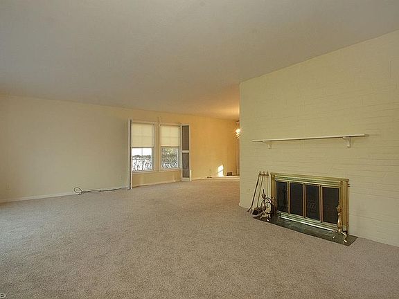3rd image of 19830 Fairmount Blvd