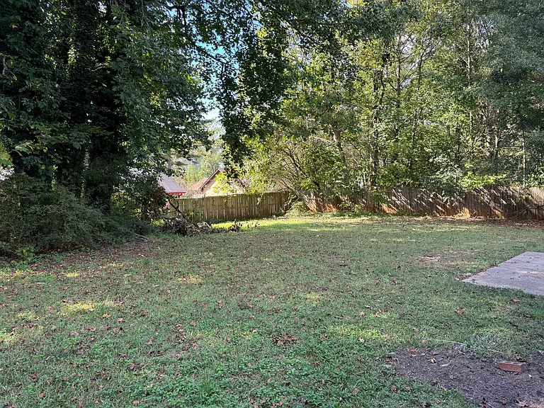 171 Adrian Dr — Photo 20