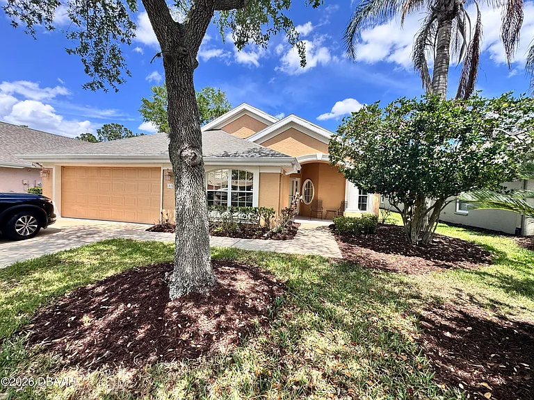 1315 Coconut Palm Cir — Photo 1