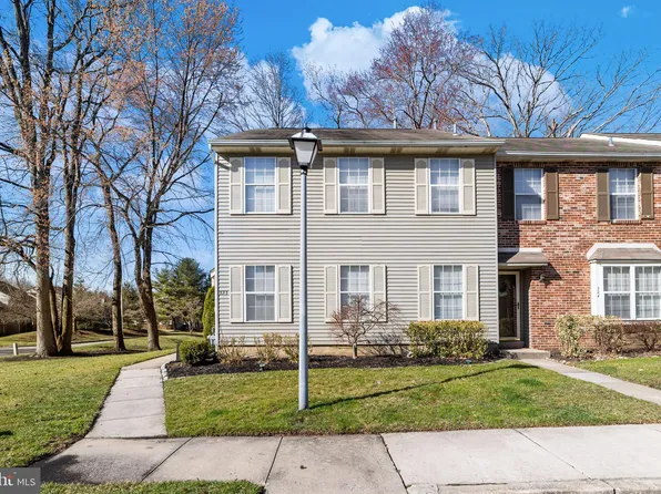 323 Gwynedd Ct, Mount Laurel, NJ 08054