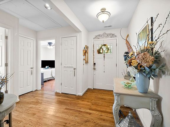 5th image of 111 Woodvale Ave