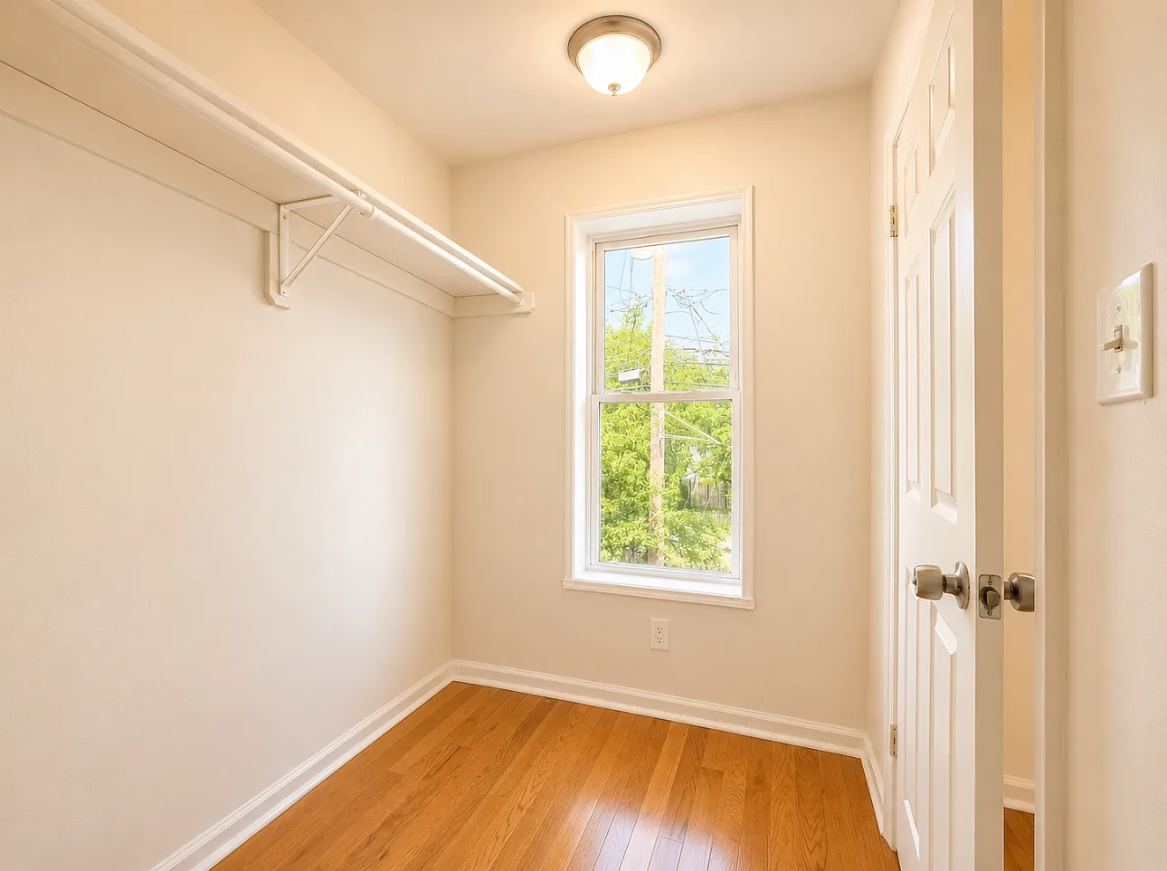 3 bed, $2,400 — Photo 4