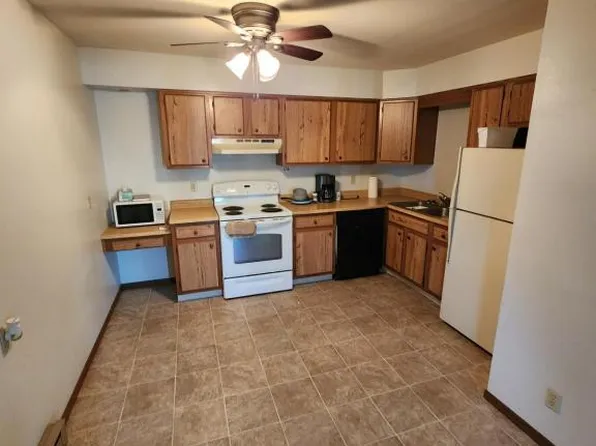1763 S Hance Dr #6, Freeport, IL 61032