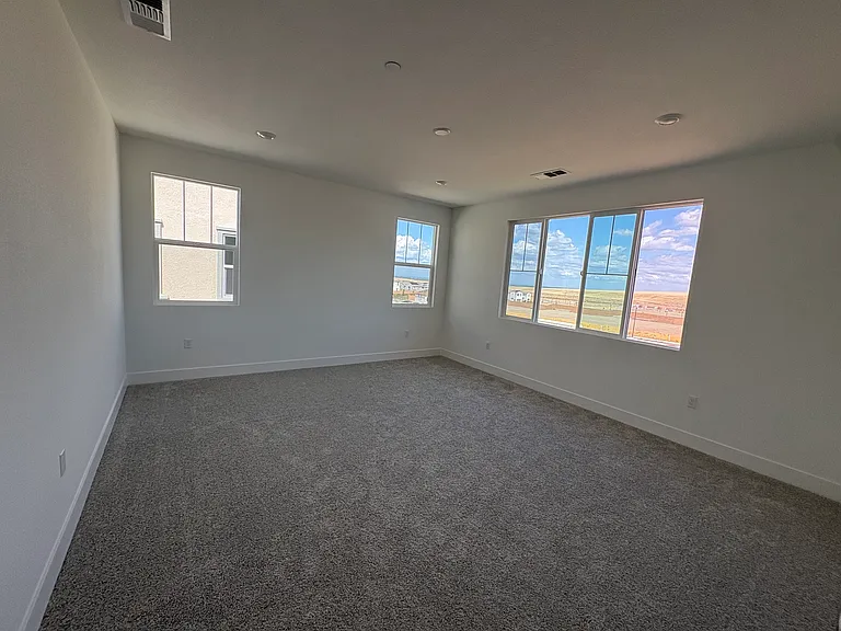 7966 Lamplight Dr — Photo 35