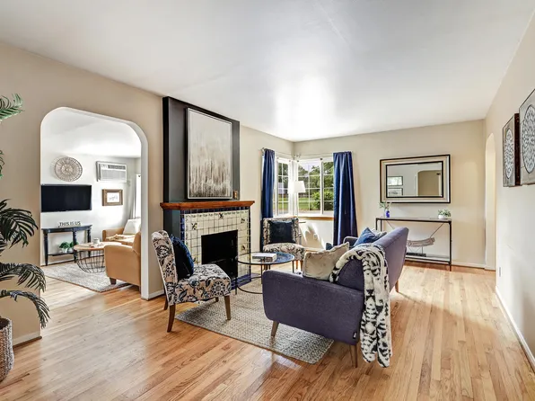 414 Chacoma Pl SW, Albuquerque, NM 87104