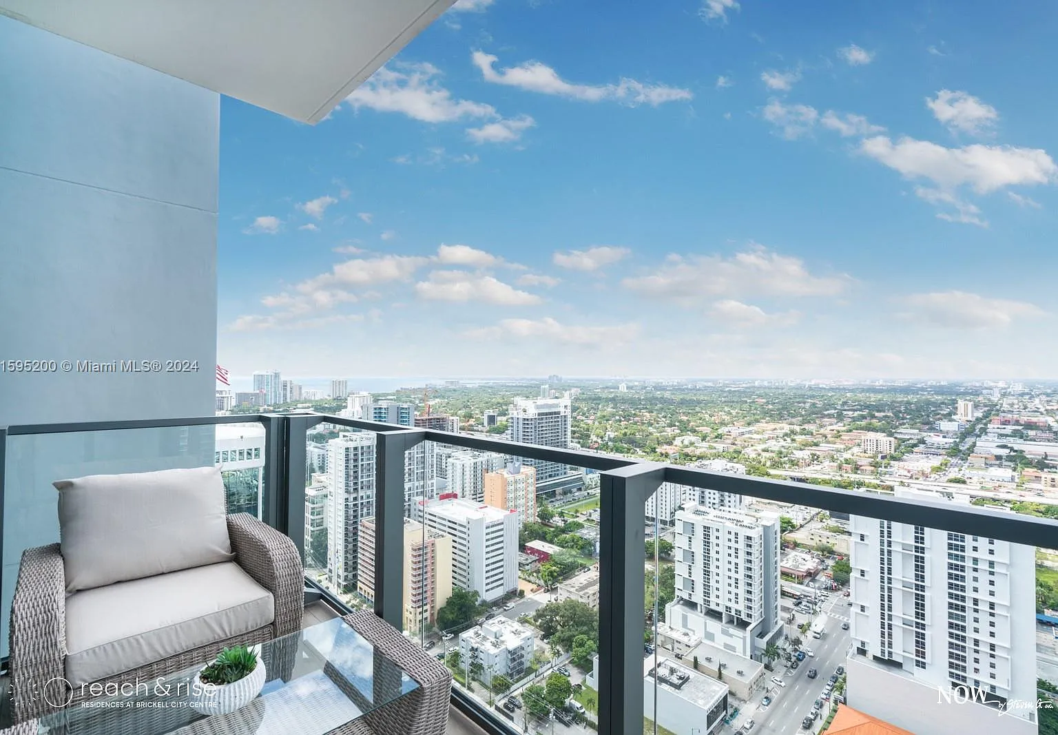 1 bed, 887 sqft, $4,300 — Photo 1