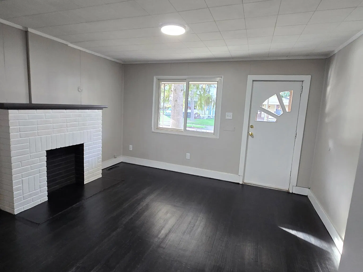 4 bed, 1442 sqft, $1,100 — Photo 1