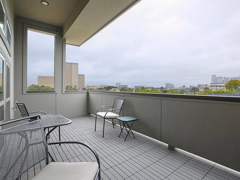 4230 Roseland Ave #105 — Photo 11