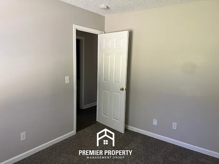 112 Eva Ct — Photo 17