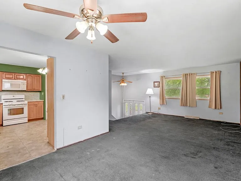10619 Porter St — Photo 2
