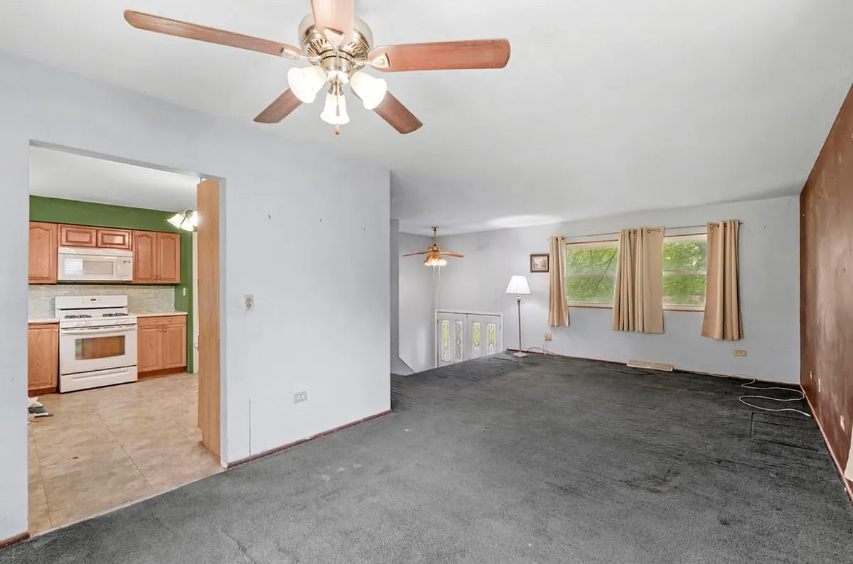 Building Photo - 10619 Porter St