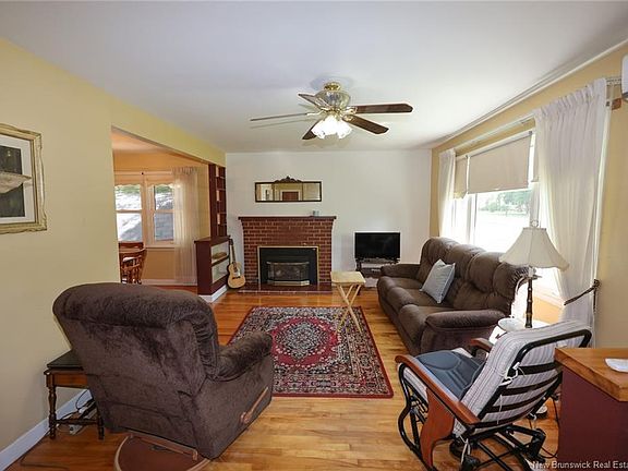 3rd image of 229 Fulton Ave