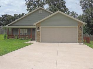 105 Oakmont Dr, Waynesville, MO 65583