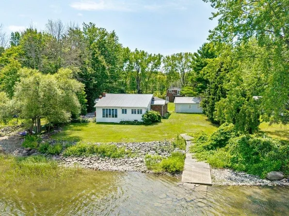 412 North Shore Road, Isle La Motte, VT 05463