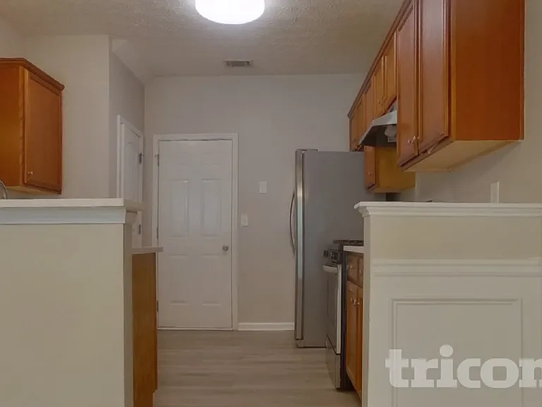 8129 Brookbend Dr — Photo 5
