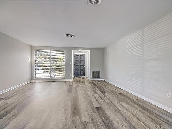 3rd image of 8923 Candlewick Ln