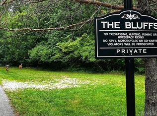 601 Crooked Creek Ln, Eureka, MO 63025